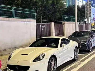 Ferrari California T