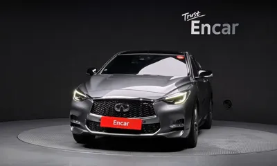 Infiniti Q30