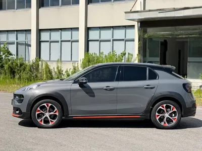 Lynk & Co 02