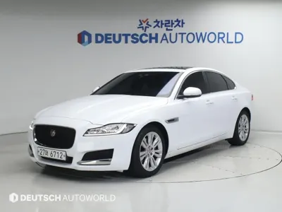 Jaguar XF