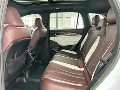 Geely Xingyue L