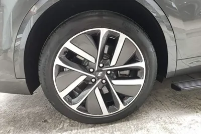 Li Auto L9