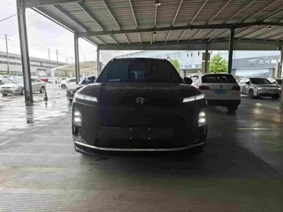 Nio ES8