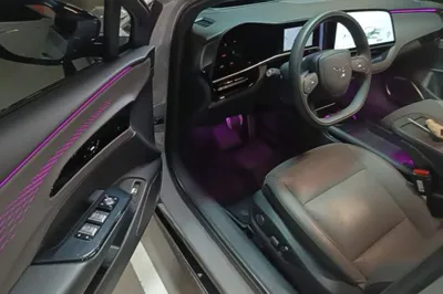 Hongqi EH7