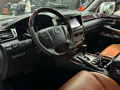 Lexus LX