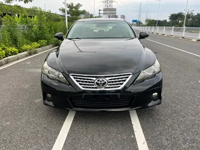 Toyota Reiz