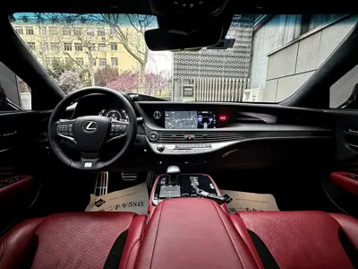Lexus LS