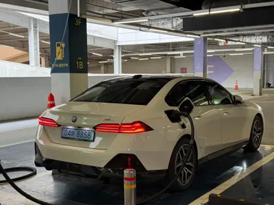BMW i5