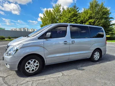 Hyundai Starex