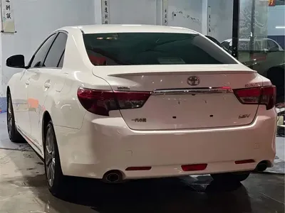 Toyota Reiz