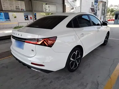 Roewe i5