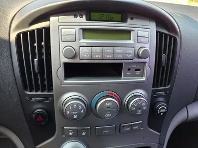 Hyundai Starex