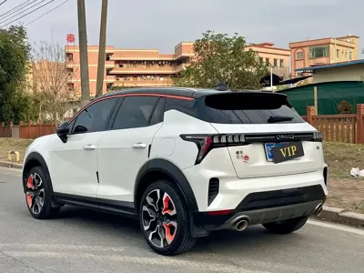 Lynk & Co 06