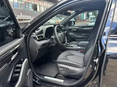 Toyota Crown Kluger