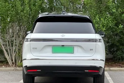 Nio ES8