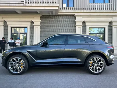 Aston Martin DBX