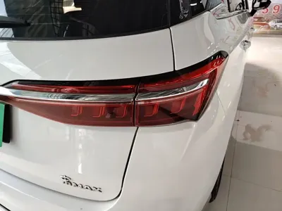 BYD MAX