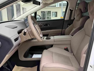 Li Auto 理想i8