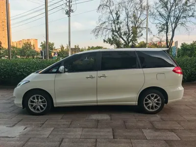 BYD M6