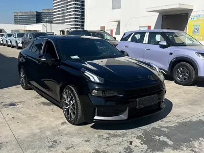 Lynk & Co 03