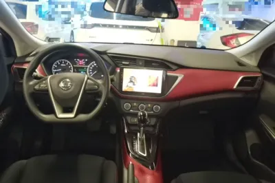 Nissan Lannia