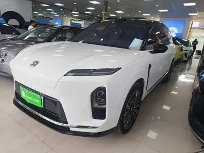 Nio ES8