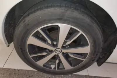 Nissan Lannia
