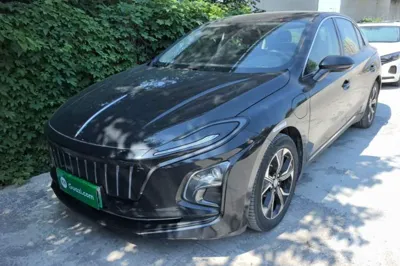 Hongqi E-QM5