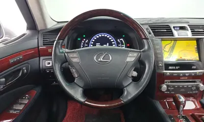 Lexus LS