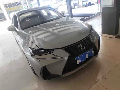 Lexus IS