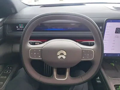 Nio ES8