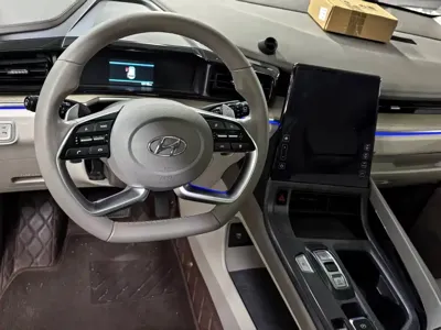 Hyundai Custo
