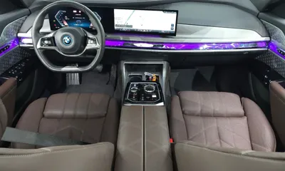BMW i7