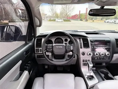 Toyota Sequoia