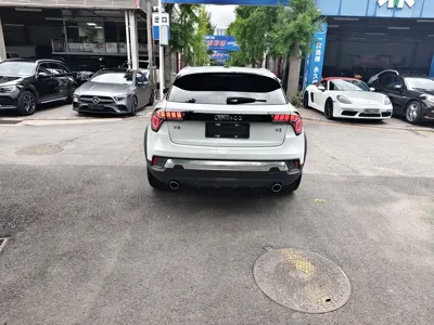 Lynk & Co 02