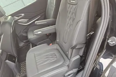 Hongqi HS7 PHEV