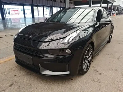 Lynk & Co 03