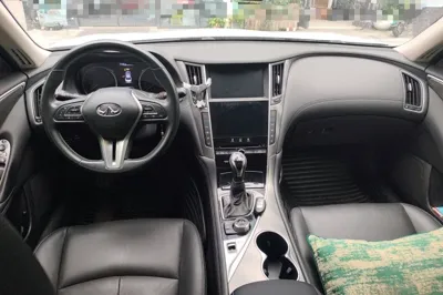Infiniti Q50L