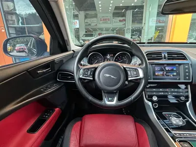 Jaguar XE
