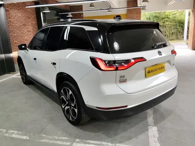 Nio ES8