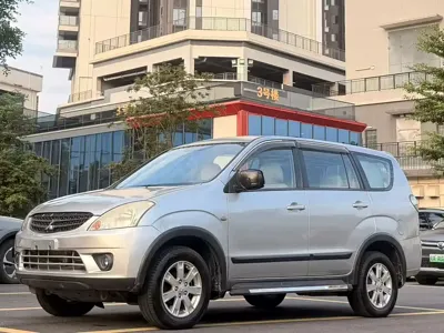 Mitsubishi Zinger