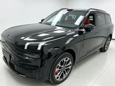 Lynk & Co 领克900