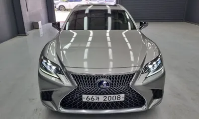 Lexus LS