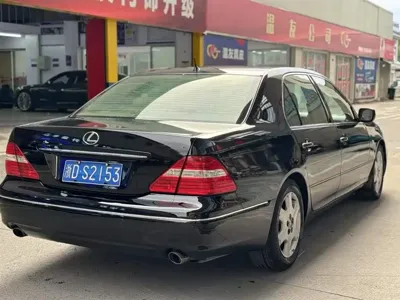 Lexus LS