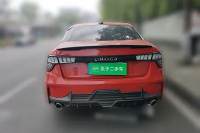 Lynk & Co 03