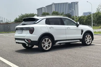 Lynk & Co 01