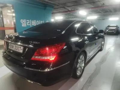 Hyundai Equus