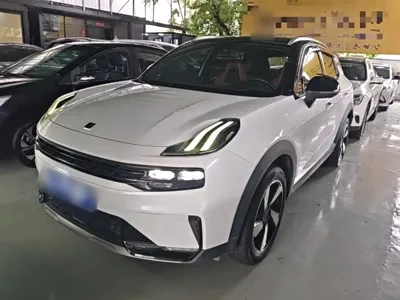 Lynk & Co 06