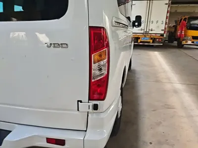 大通 V80