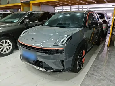 Lynk & Co 06